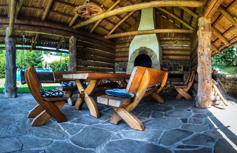 Wiata grilowa przy domkach 5 osobowych